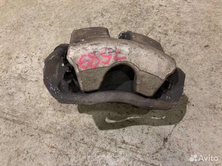 Суппорт передний левый Mercedes-Benz C-Class W204