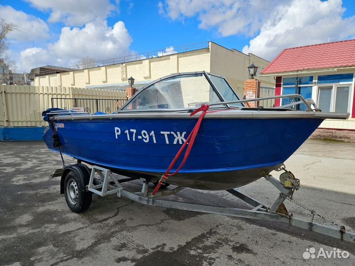 Лодка Quintrex Coast Runner 475