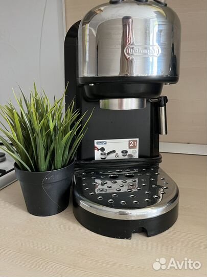Кофеварка рожковая delonghi