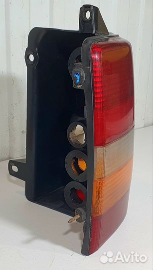Фонарь задний левый Jeep Grand Cherokee ZJ