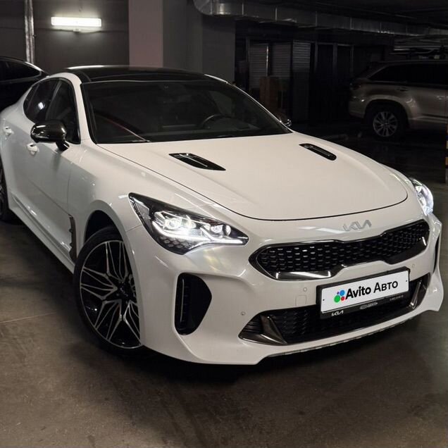 Kia Stinger 2.0 AT, 2022, 45 000 км