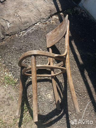 Стул деревянный