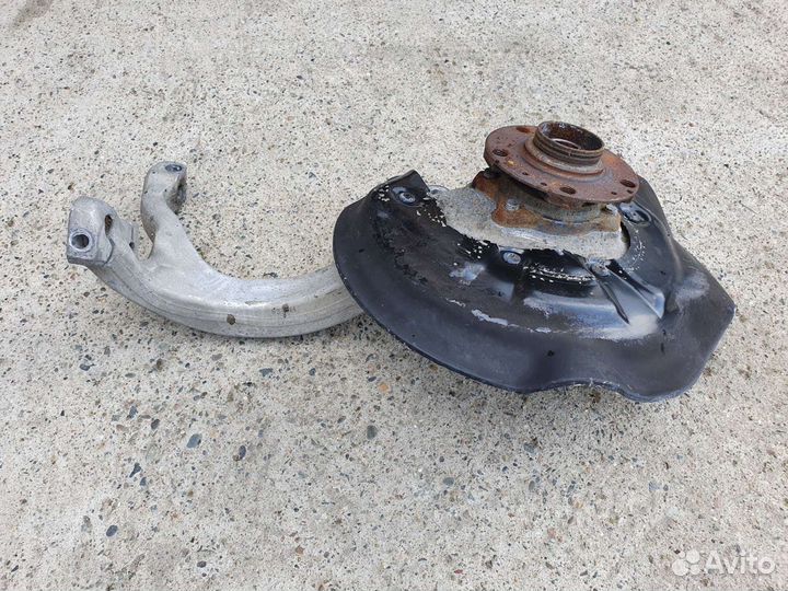 Кулак передний левый для Audi A6 C6