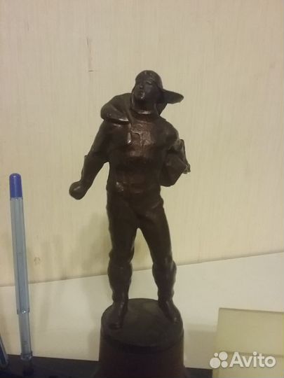 Статуэтка летчик метал.сплав