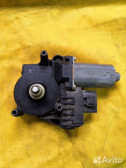 Электродвигатель стеклоподъемника VAG