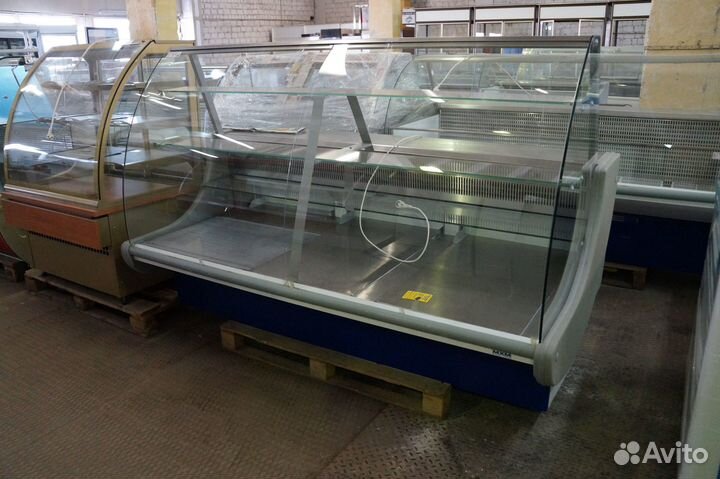 Кондитерская холодильная витрина