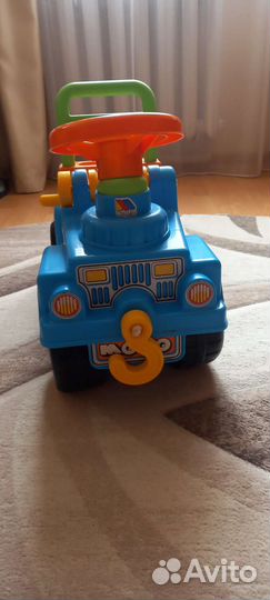 Детская машинка каталка с ручкой