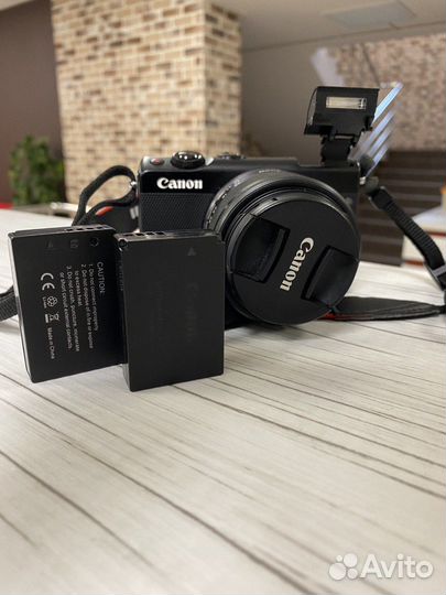 Фотоаппарат Canon eos m100