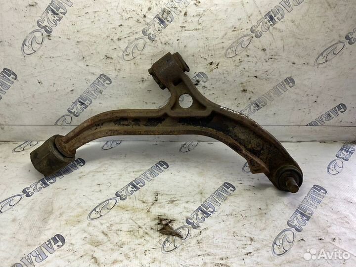 Рычаг передний правый Dodge Caravan
