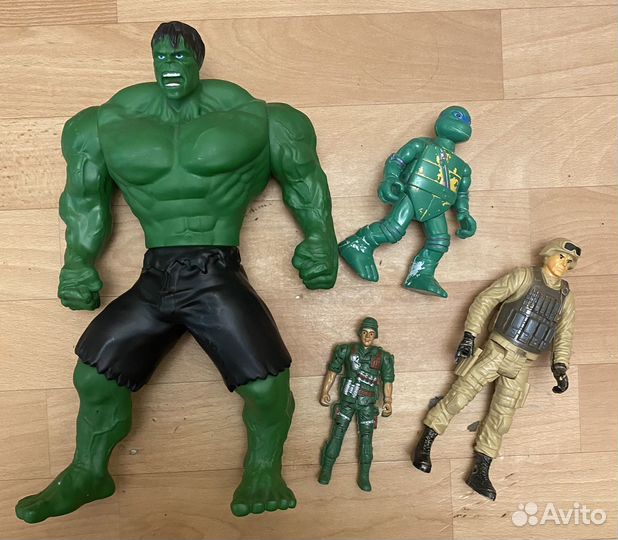 Настольная фигурка