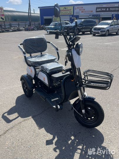 Электрический трицикл новый