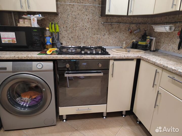 Кухонный гарнитур угловой бу для маленькой кухни