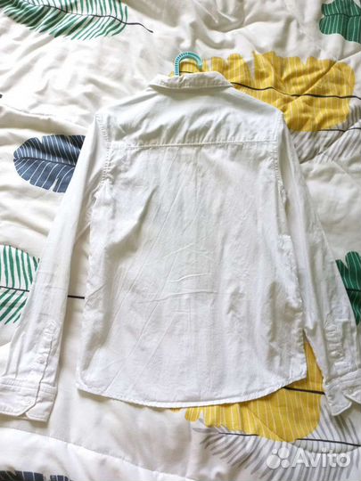 Продам рубашку на мальчика отличного качества 146