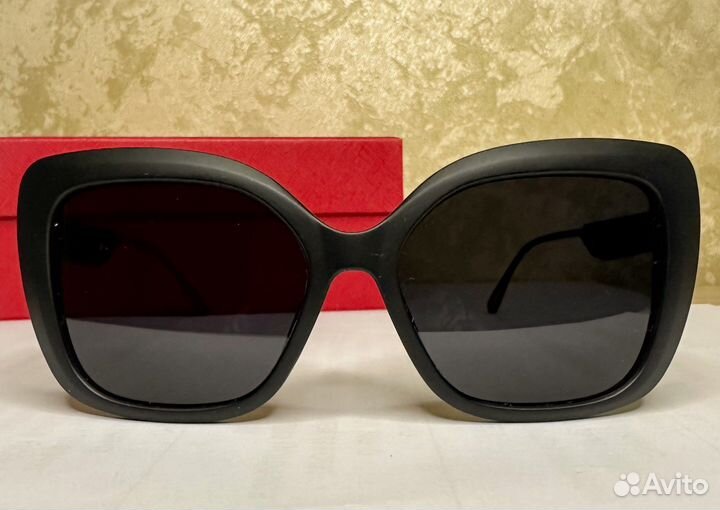 Солнцезащитные очки