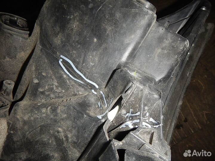 Фара правая, Toyota (Тойота) -avensis II (03-08)