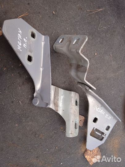 Петля капота Renault Megan 2