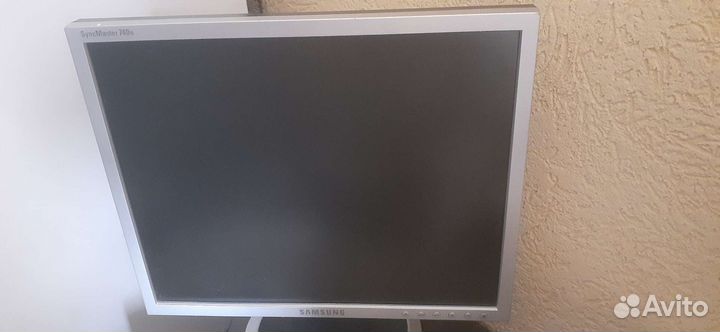 Монитор Samsung для компьютера