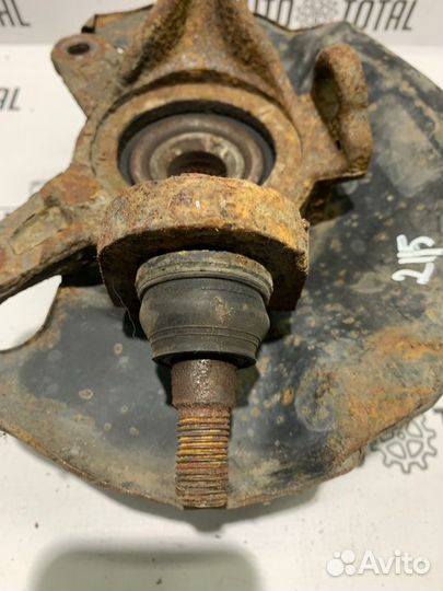 Кулак поворотный левый Honda Civic ES