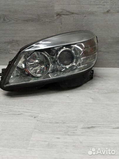 Фара галогеновая Mercedes C-Class W204 OM646 2008