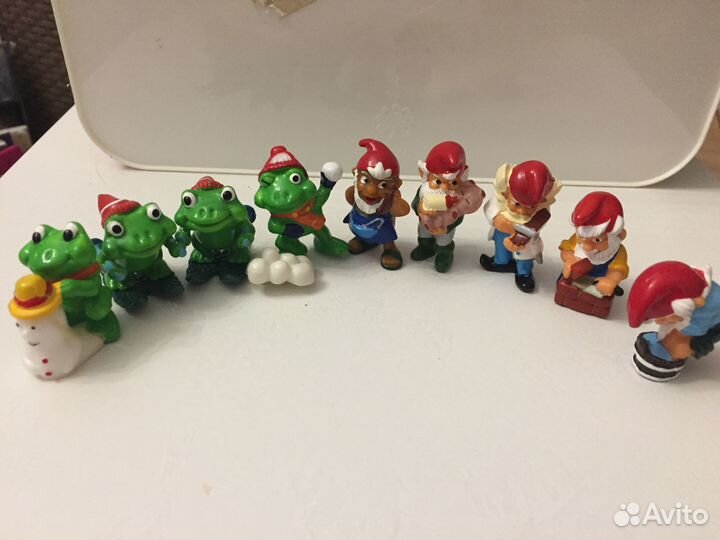 Киндер игрушки из 90 г разные