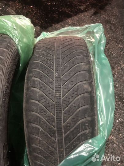Goodyear Vector 4Seasons 205/55 R16