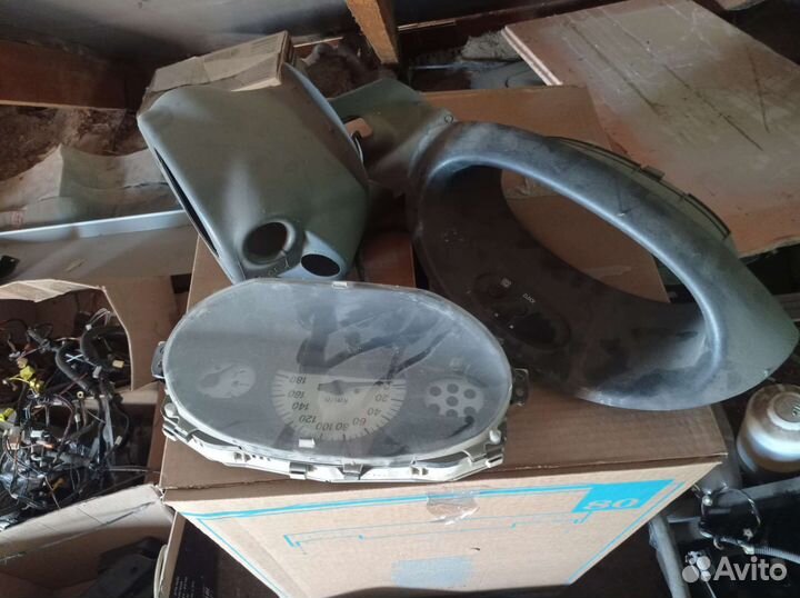 Пластик салона тойота витц SCP 10