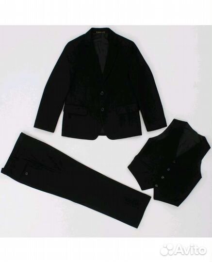 Костюм для мальчика размер 104-110 новый