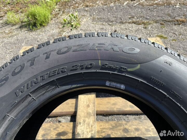 Pirelli Winter Sottozero 210 Serie II 215/65 R16