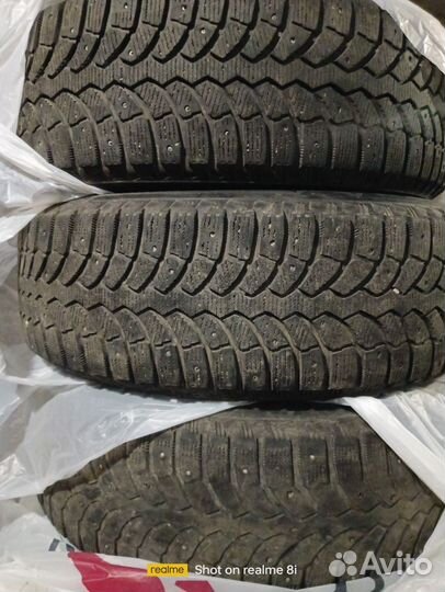 Bridgestone Blizzak Spike-01 225/65 R17