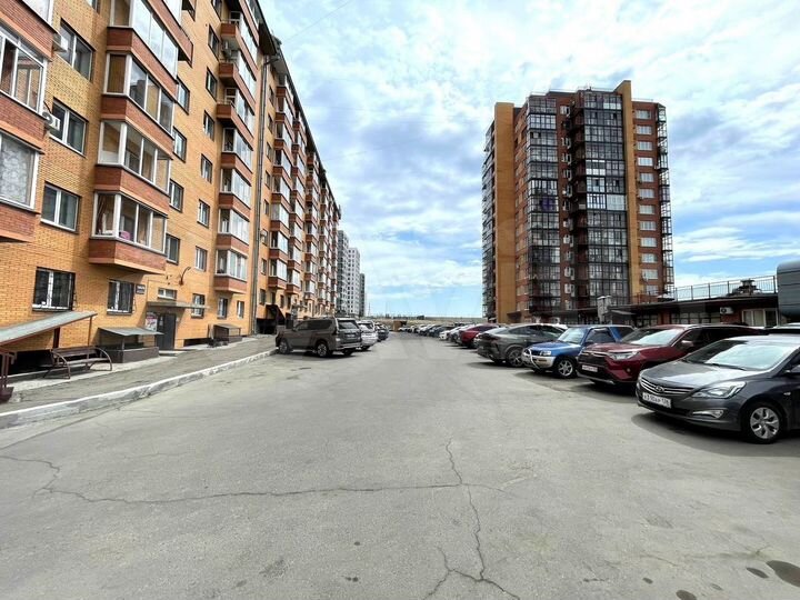 2-к. квартира, 73 м², 1/9 эт.