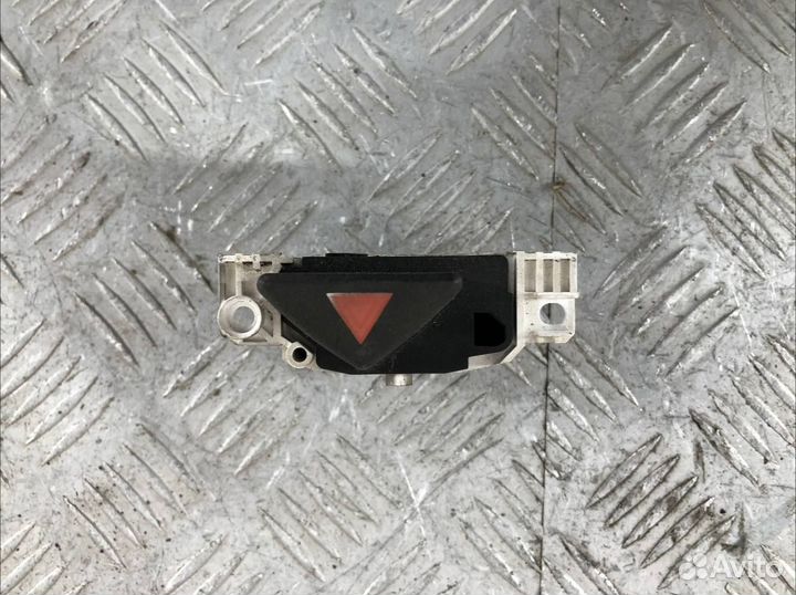 Кнопка аварийной сигнализации Форд Фокус 1