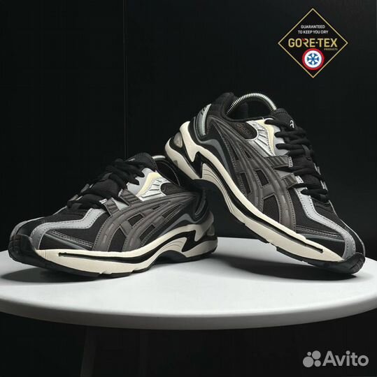 Кроссовки зимние Asics Gel-Preleus black and white