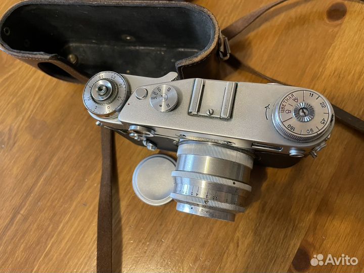 Пленочный фотоаппарат Зоркий