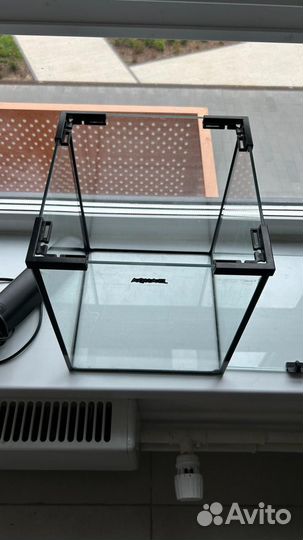 Аквариум с лампой