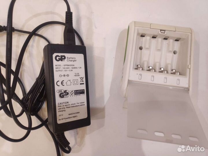 Зарядное устройство для аккумуляторных батареек GP