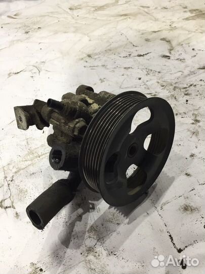 Насос гидроусилителя Toyota Avensis