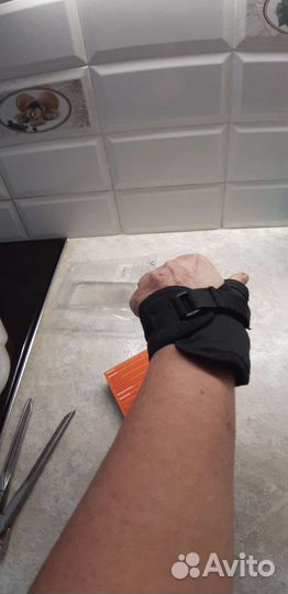 Фиксатор (шина) для большого пальца руки