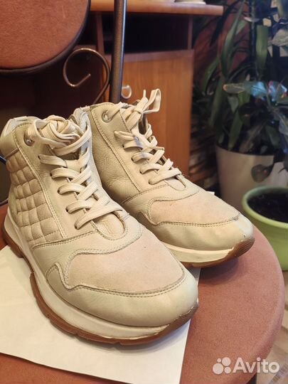 Кроссовки женские кожаные 37 размер