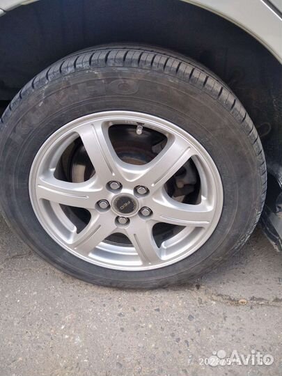 Колёса в сборе на тойоту виш 185-60-р 15, лето