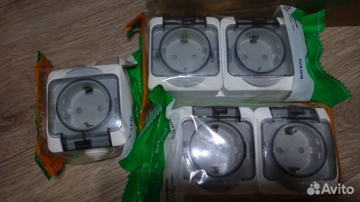 Этюд Розетка двойная наружная с заземлением со што