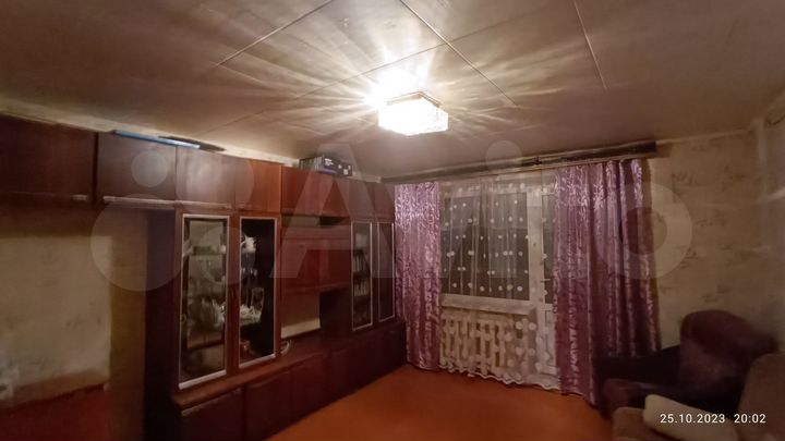 2-к. квартира, 52 м², 1/3 эт.