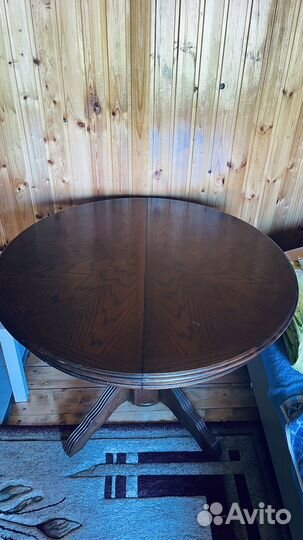 Круглый стол раздвижной из массива