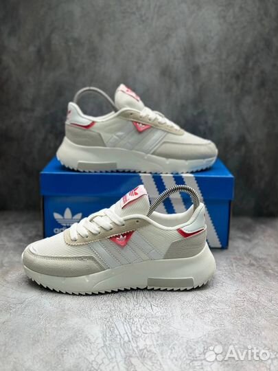 Кроссовки женские Adidas Retropy