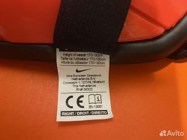 Щитки футбольные