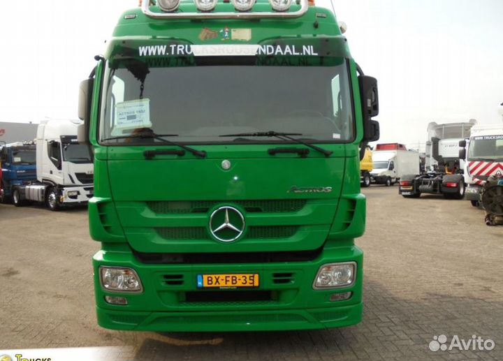 Pазбираем грузовик Mercedes-Benz Actros mpiii 2009