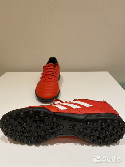 Футбольные бутсы/шиповки Adidas кроссовки