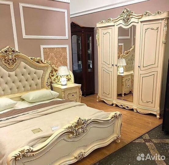 Спальный гарнитур