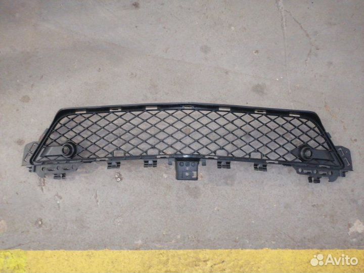 Решетка в бампер передняя Mercedes Benz C-Class