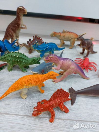 Фигурки динозавров 18 штук