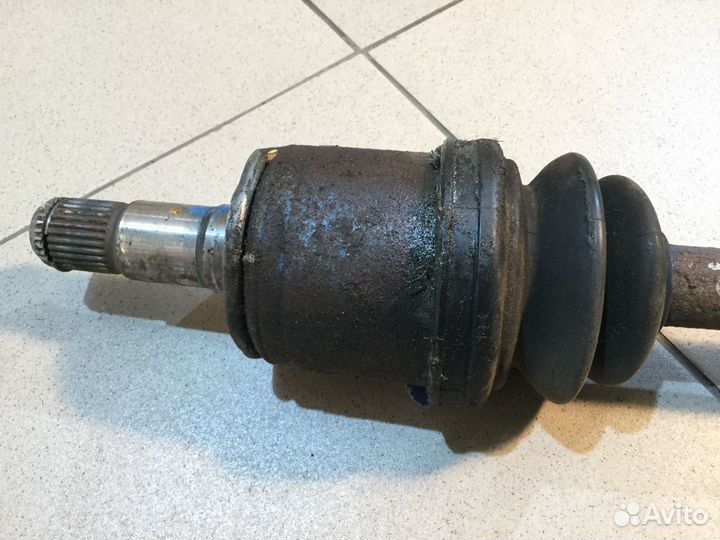 Полуось передняя левая Митсубиси Паджеро Спорт KH